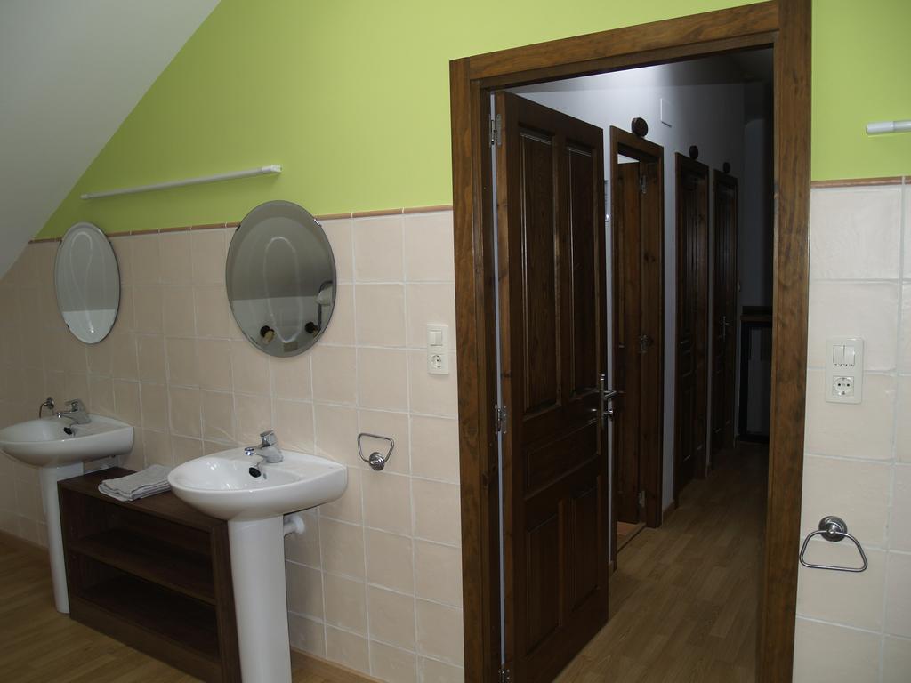 Albergue De Yebra Yebra de Basa Szoba fotó