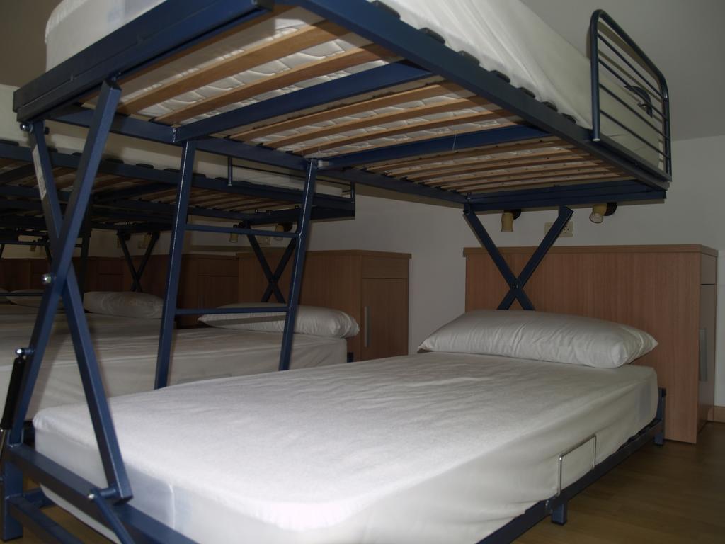 Albergue De Yebra Yebra de Basa Szoba fotó
