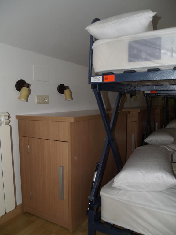 Albergue De Yebra Yebra de Basa Szoba fotó