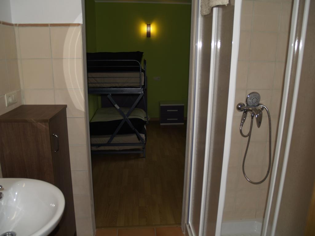 Albergue De Yebra Yebra de Basa Kültér fotó
