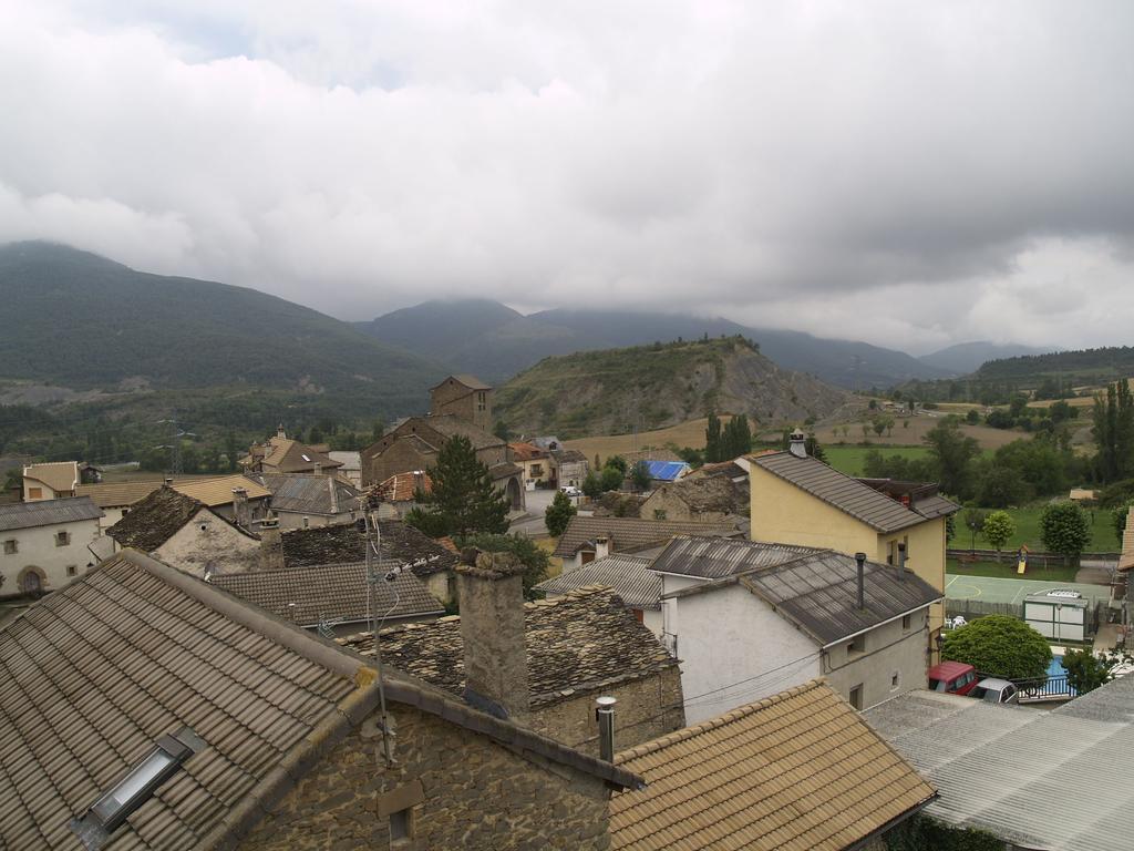 Albergue De Yebra Yebra de Basa Kültér fotó