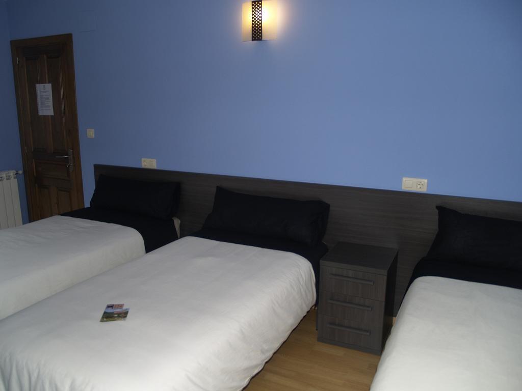 Albergue De Yebra Yebra de Basa Szoba fotó