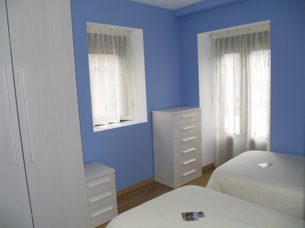 Albergue De Yebra Yebra de Basa Szoba fotó