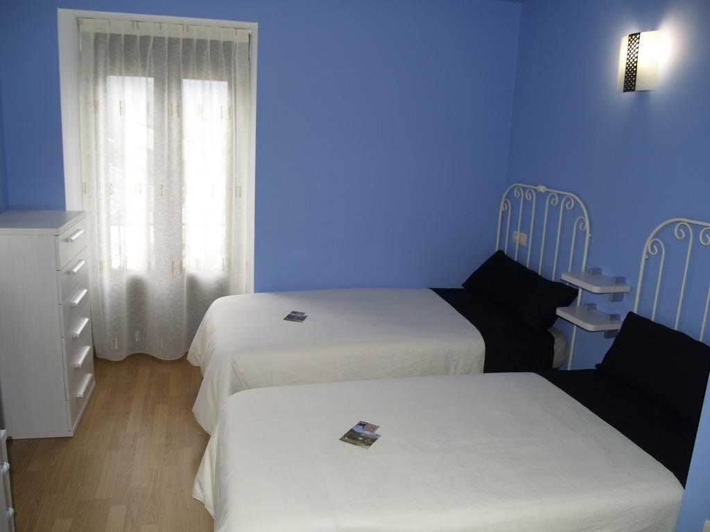Albergue De Yebra Yebra de Basa Szoba fotó