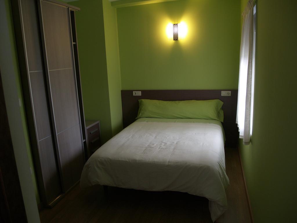 Albergue De Yebra Yebra de Basa Kültér fotó