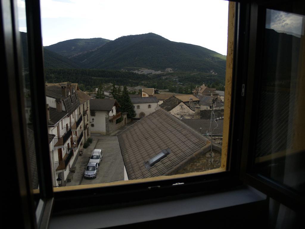 Albergue De Yebra Yebra de Basa Szoba fotó