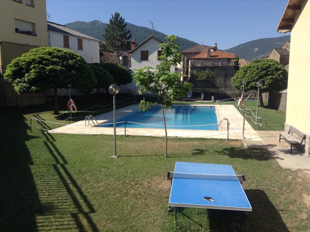 Albergue De Yebra Yebra de Basa Kültér fotó